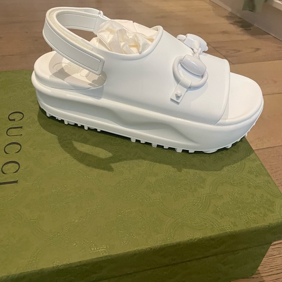 Gucci sandals - Picture 1 of 4